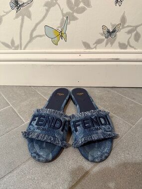 Fendi Denim Fringed Logo Slide Sandals - Navy Blue size 39